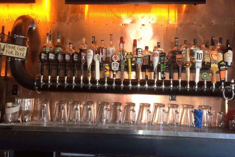 Pacific Beach Alehouse Pacific Beach San Diego Pacific Beach Ale House Christmas 2021